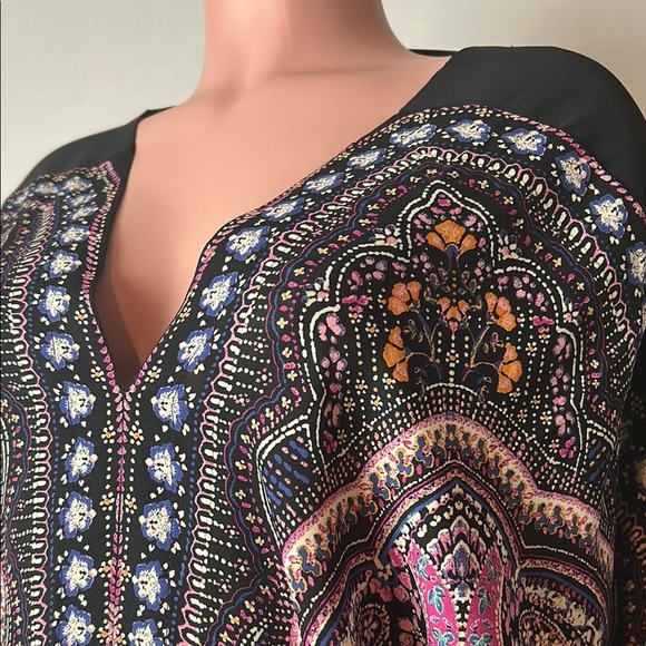 Rose + Olive Women’s Colorful Paisley Short Sleeve Top Tunic Size 3XL - Picture 4 of 10